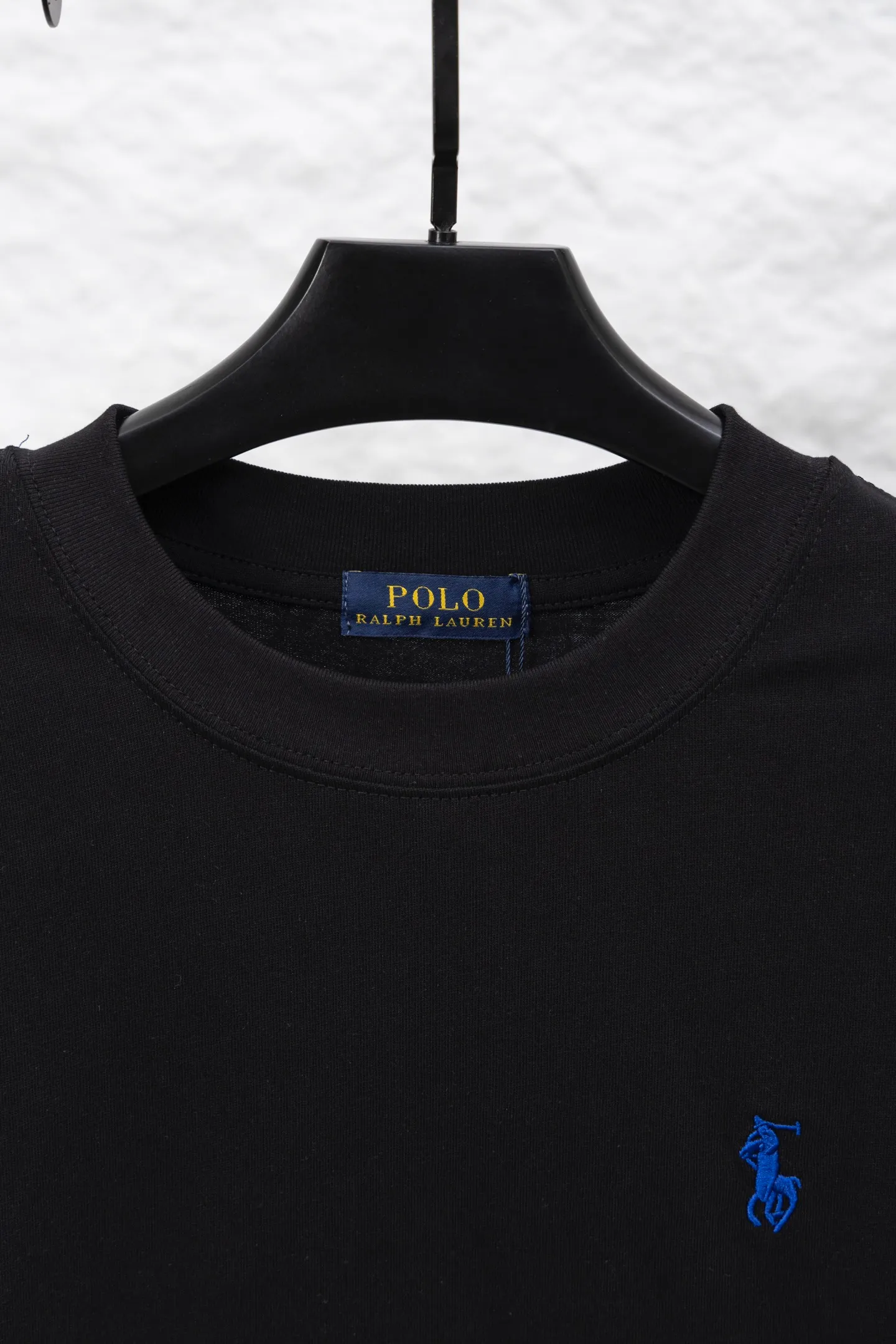 P190 model number/F121 POLO Ralph Lauren new model on the market 25ss 350G heavy washed and worn high-end short sleeves. The front panel is matched with a small logo and the back panel is cut and patched to embroider. A couple's short T. A high-end simple style that you will never get tired of. Pocket patch embroidery is simple style. Advanced temperament. Perfect detail processing💯 The classic logo logo upper body is super good-looking. Fabric: 300g. Version: loose T-shirt. Color: black and white.